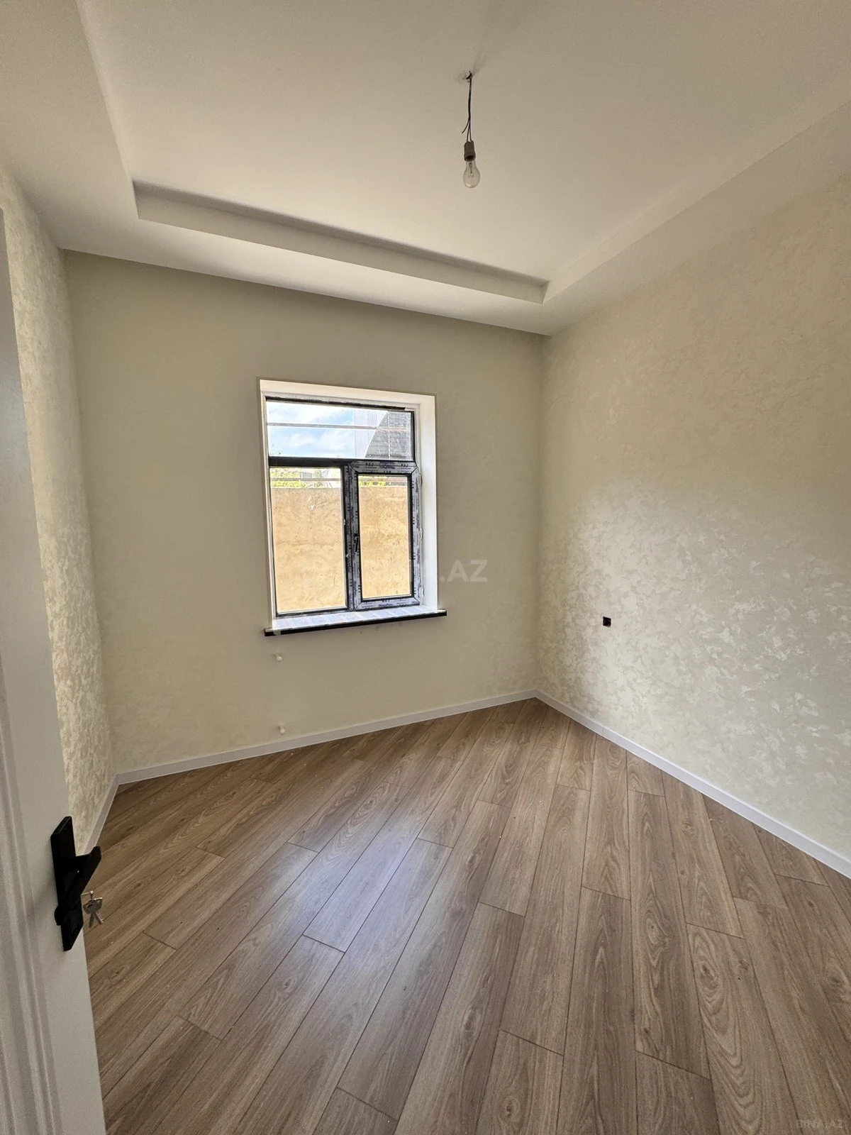 Satılır 5 otaqlı həyət evi 200 m²