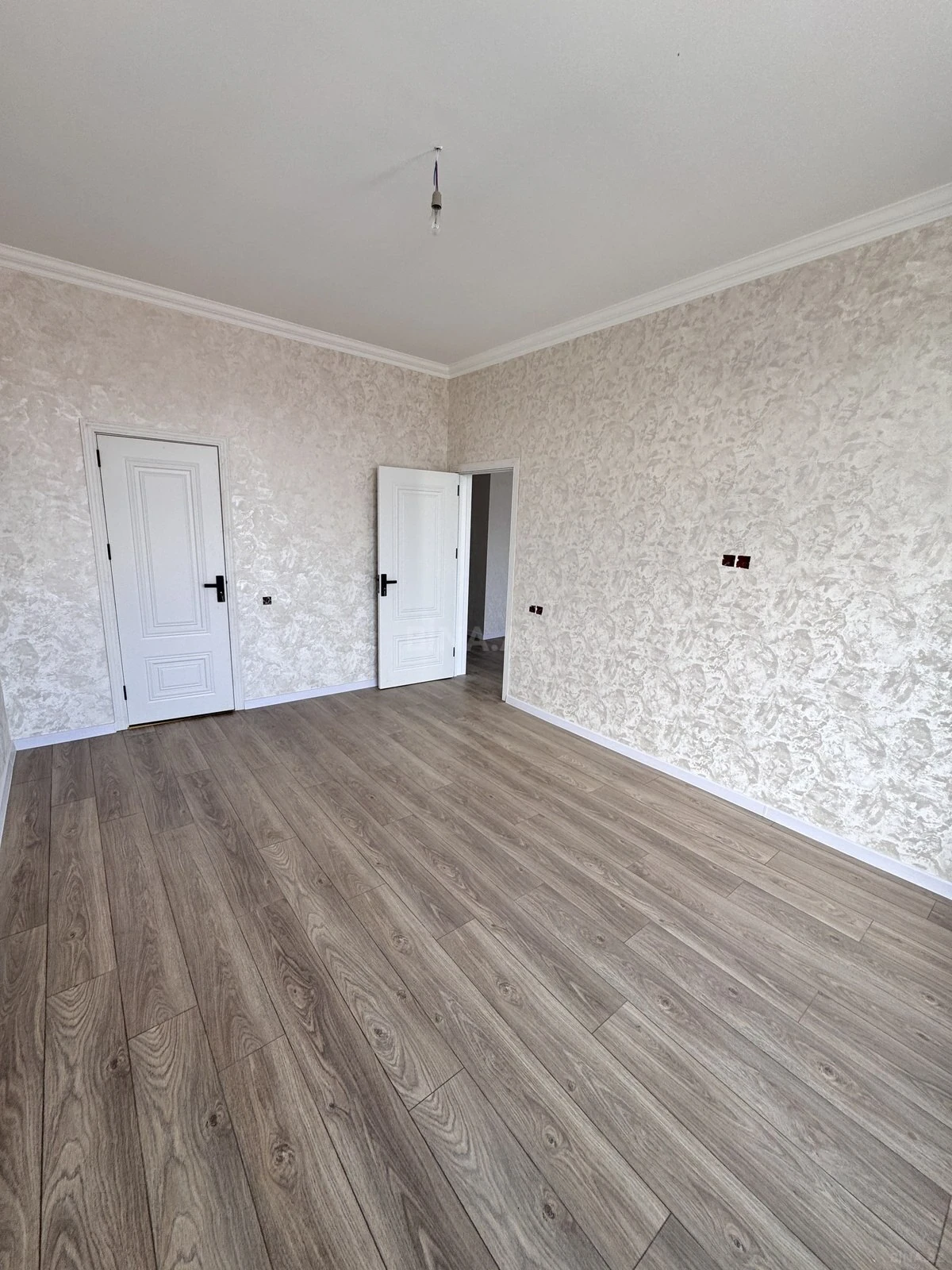 Satılır 5 otaqlı həyət evi 200 m²