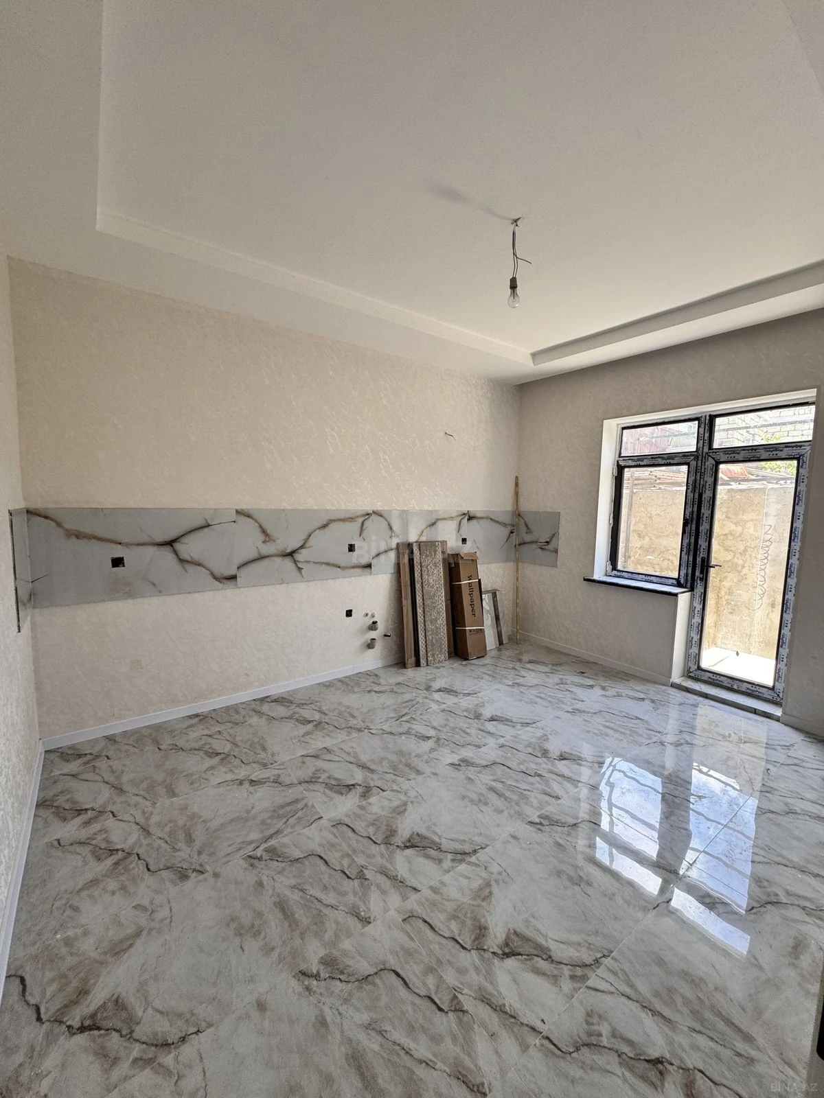 Satılır 5 otaqlı həyət evi 200 m²