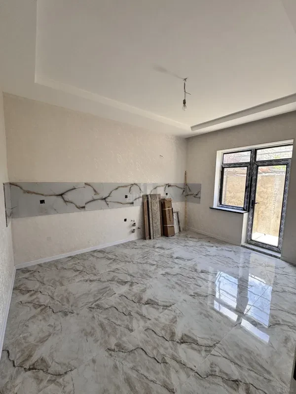 Satılır 5 otaqlı həyət evi 200 m²
