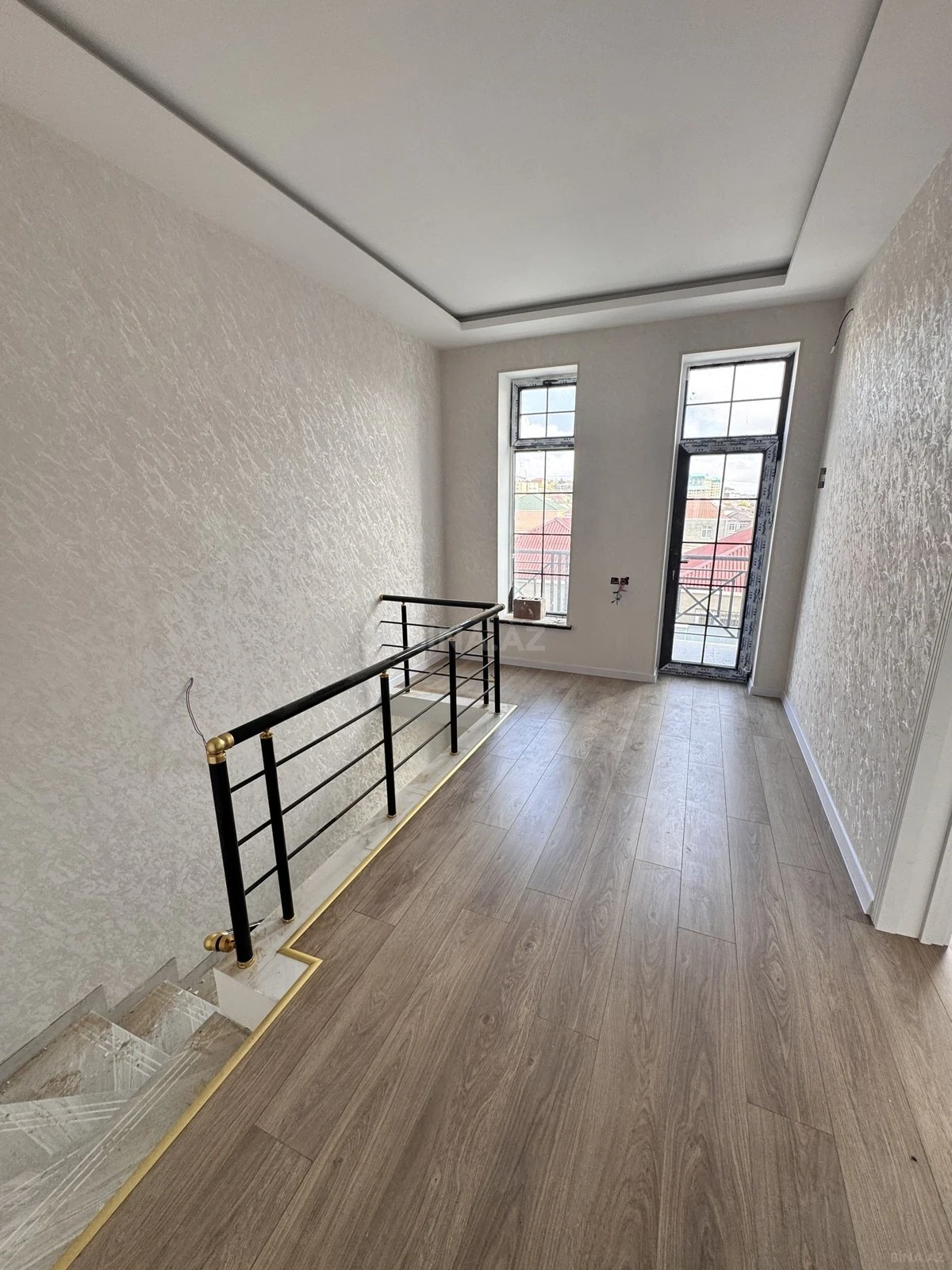 Satılır 5 otaqlı həyət evi 200 m²
