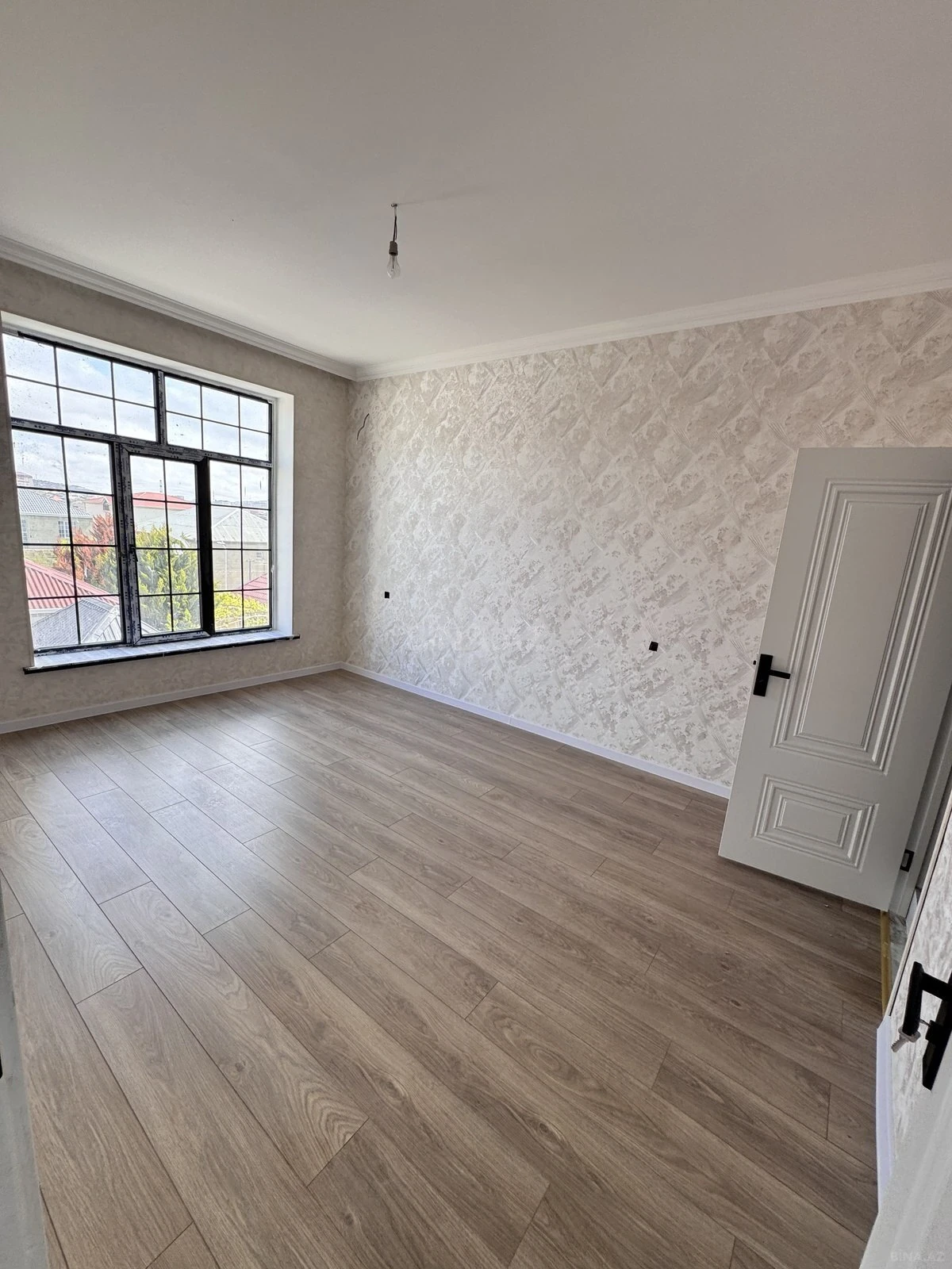 Satılır 5 otaqlı həyət evi 200 m²