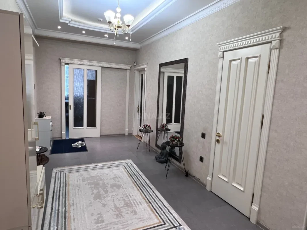 Kirayə verilir 4 otaqlı mənzil 170 m²