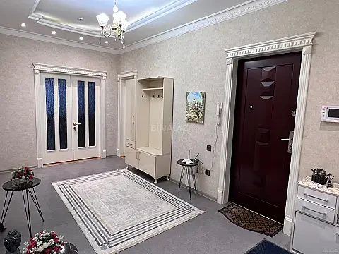 Kirayə verilir 4 otaqlı mənzil 170 m²