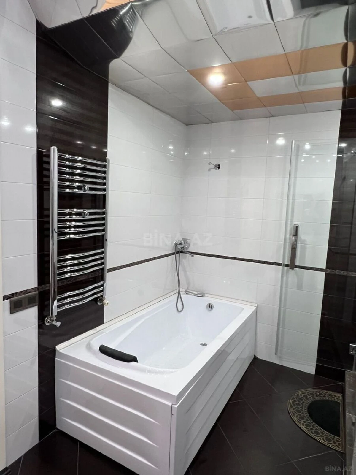 Kirayə verilir 4 otaqlı mənzil 170 m²
