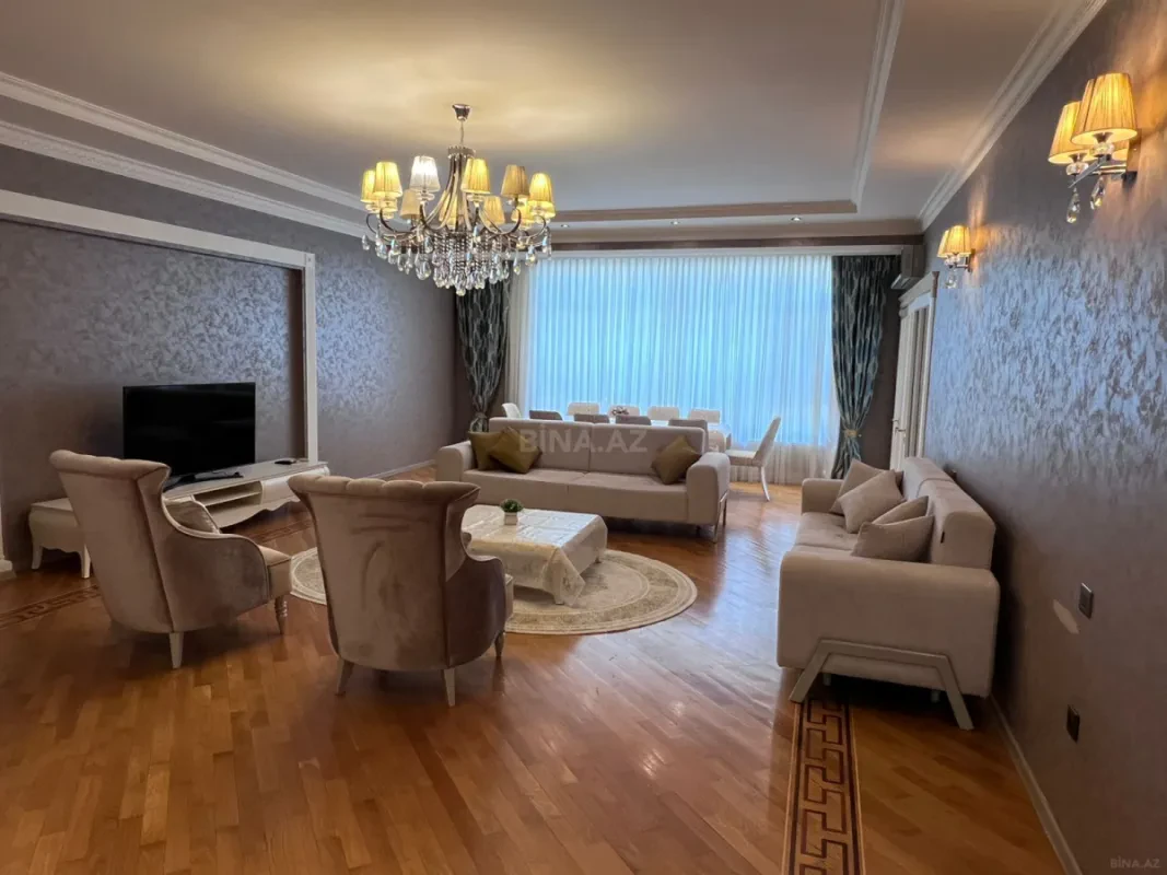 Kirayə verilir 4 otaqlı mənzil 170 m²