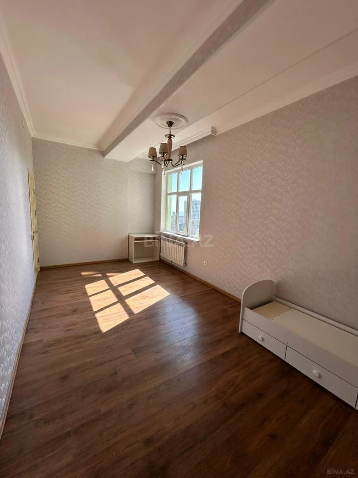 Kirayə verilir 2 otaqlı mənzil 80 m²
