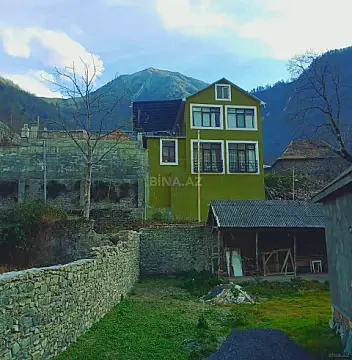 Kirayə verilir 4 otaqlı həyət evi 90 m² — Qax 4 otaq 90.00 m²