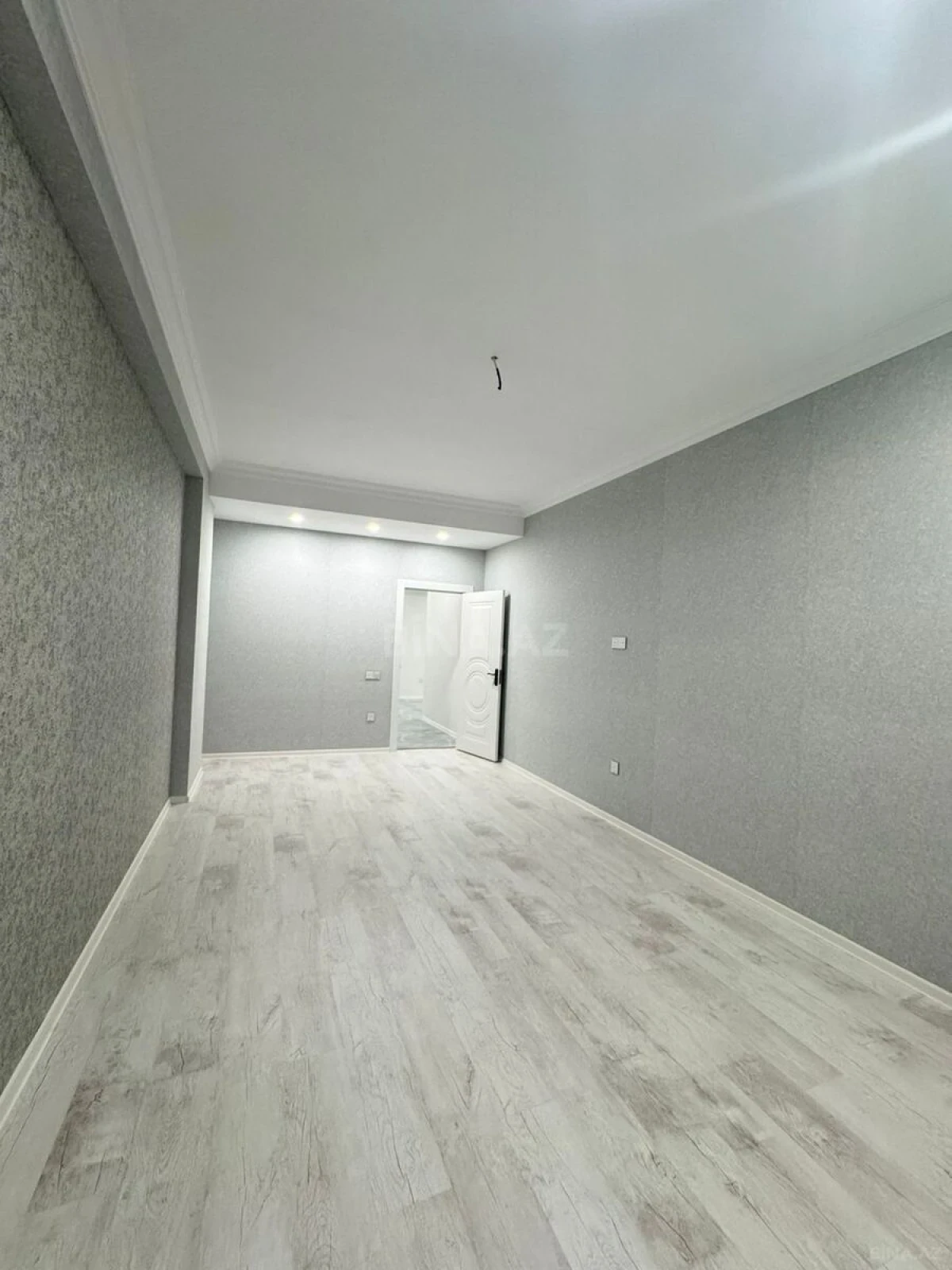 Satılır 3 otaqlı mənzil 130 m²