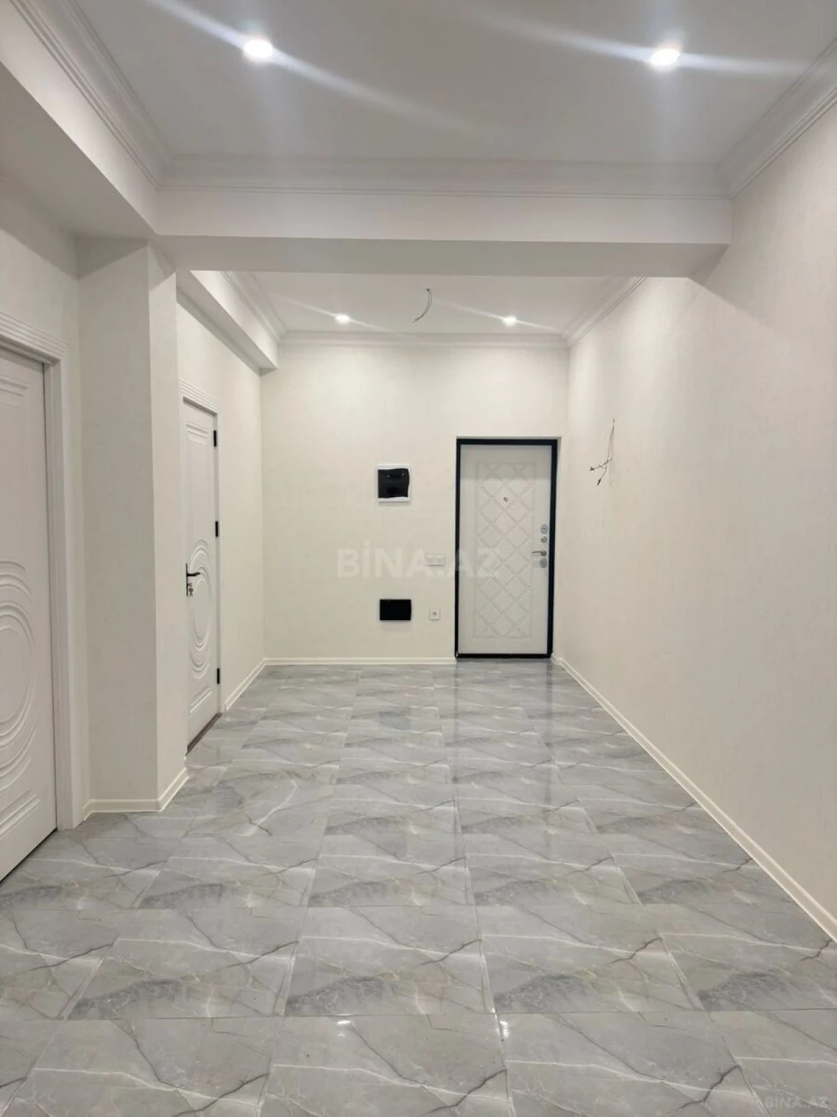 Satılır 3 otaqlı mənzil 130 m²