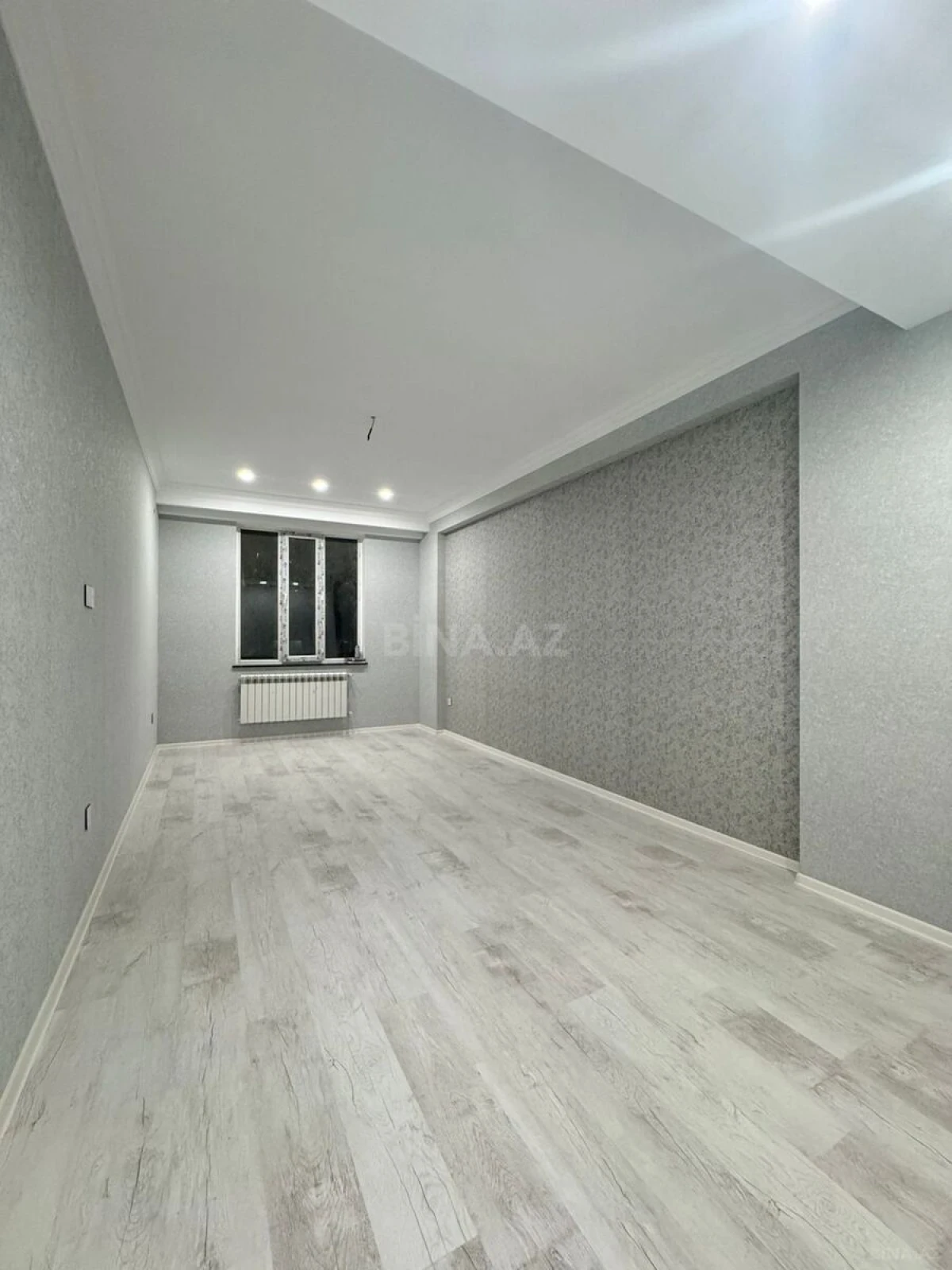 Satılır 3 otaqlı mənzil 130 m²