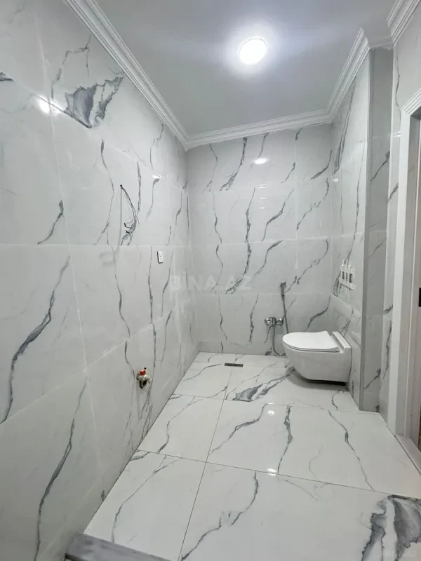 Satılır 3 otaqlı mənzil 130 m²
