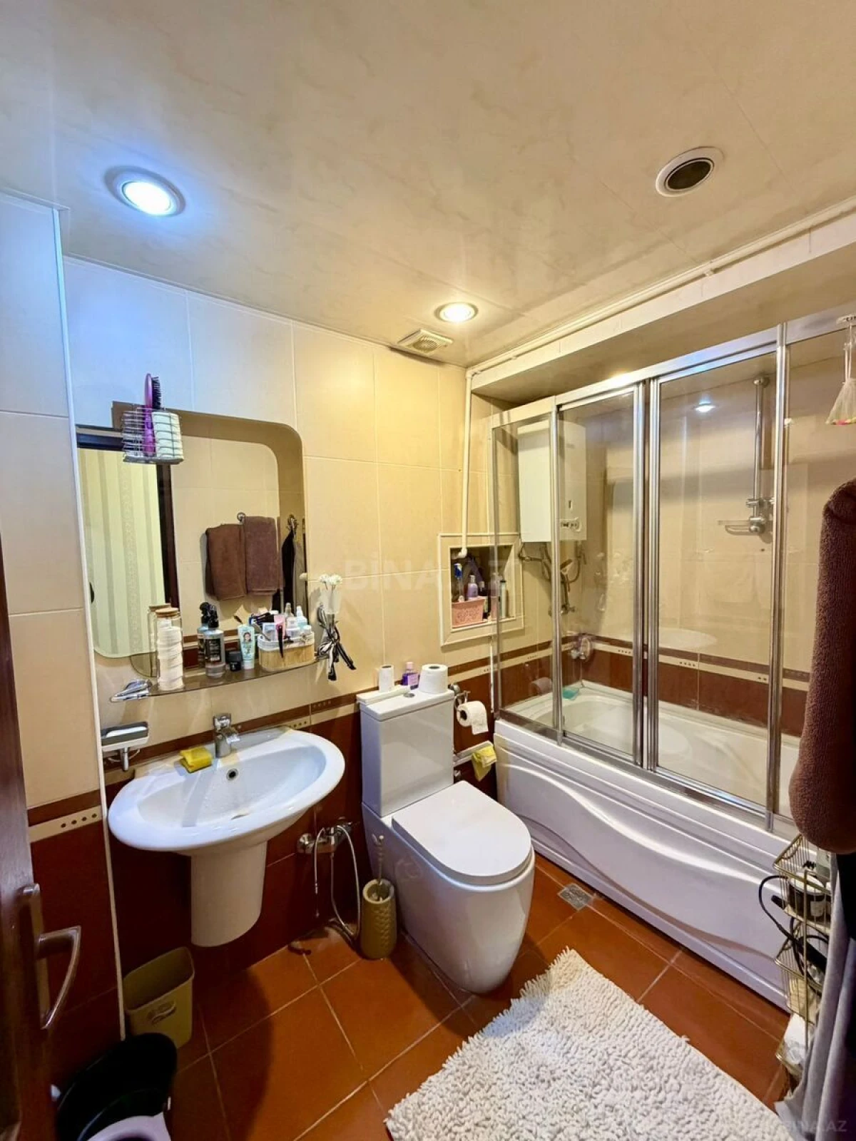 Satılır 2 otaqlı mənzil 65 m²