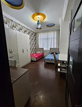 Satılır 3 otaqlı mənzil 178 m²