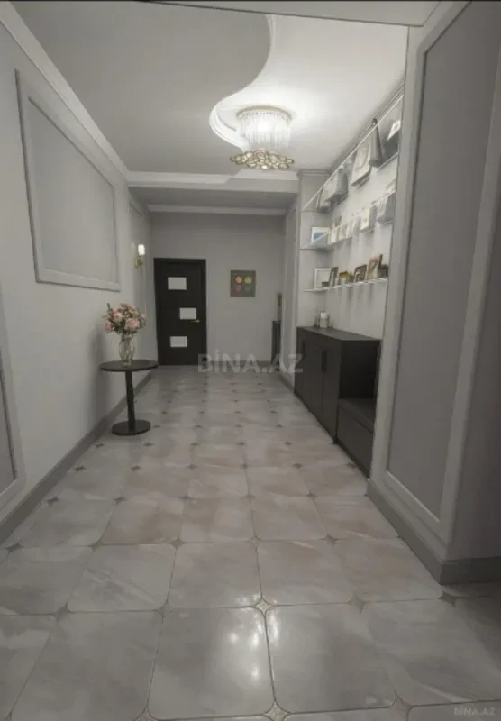 Satılır 3 otaqlı mənzil 178 m²