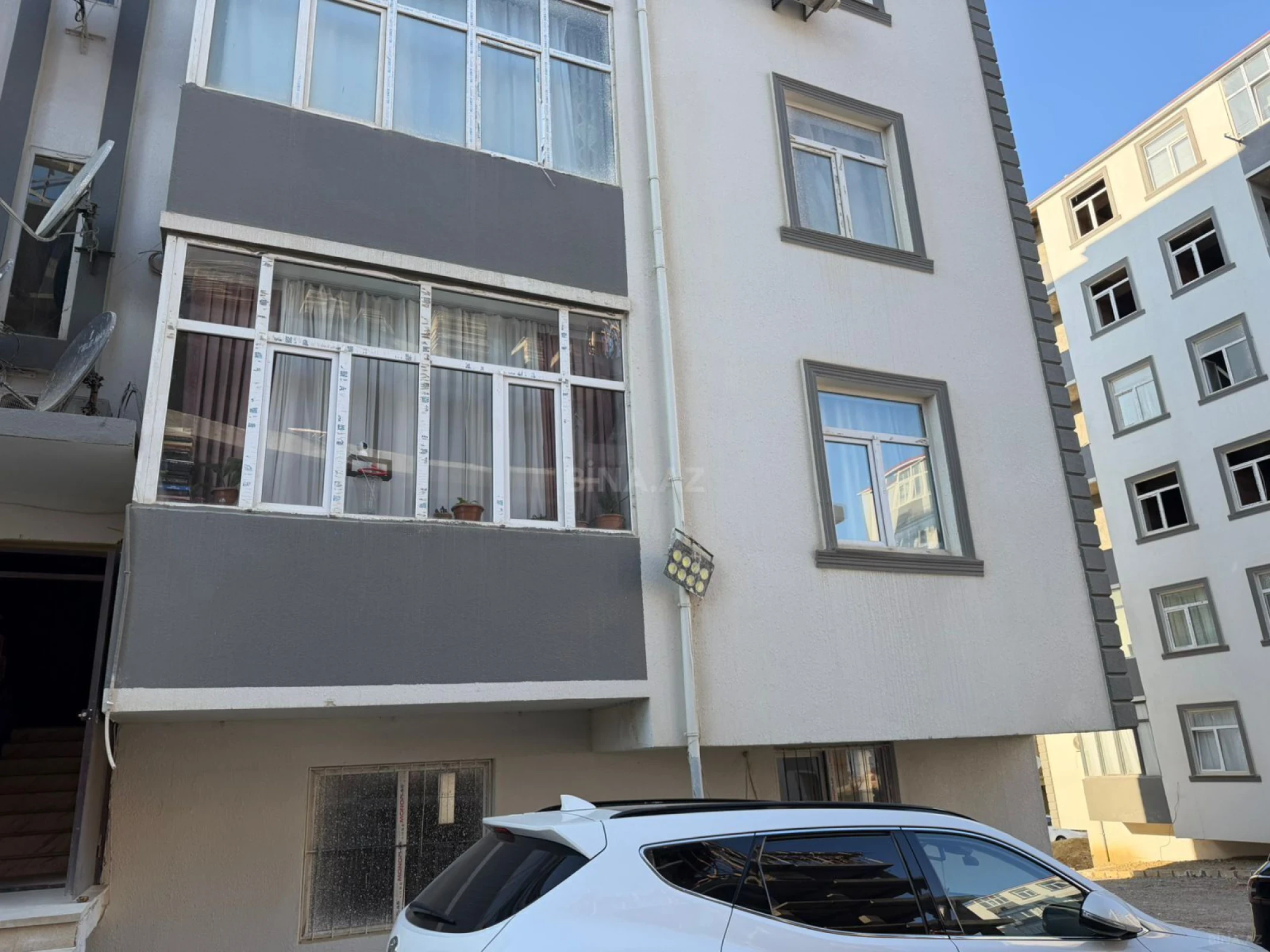 Satılır 2 otaqlı mənzil 72 m²
