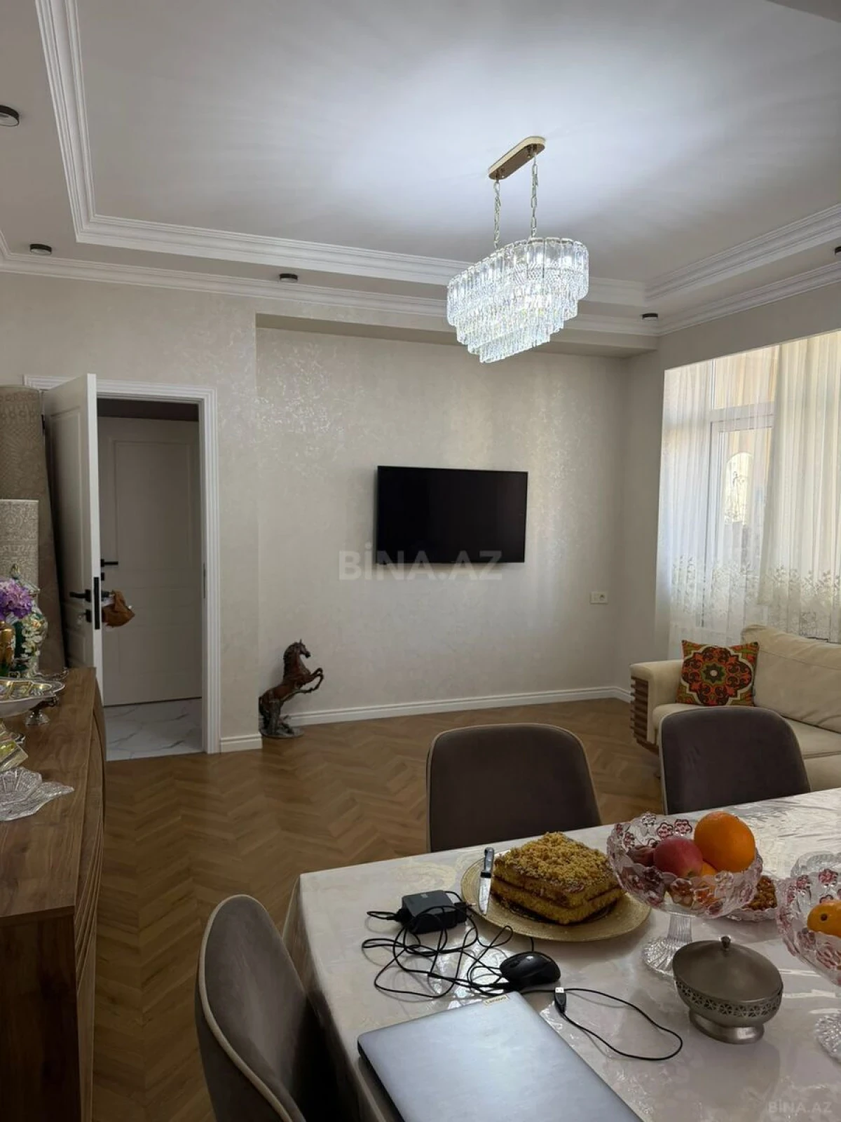 Satılır 2 otaqlı mənzil 72 m²