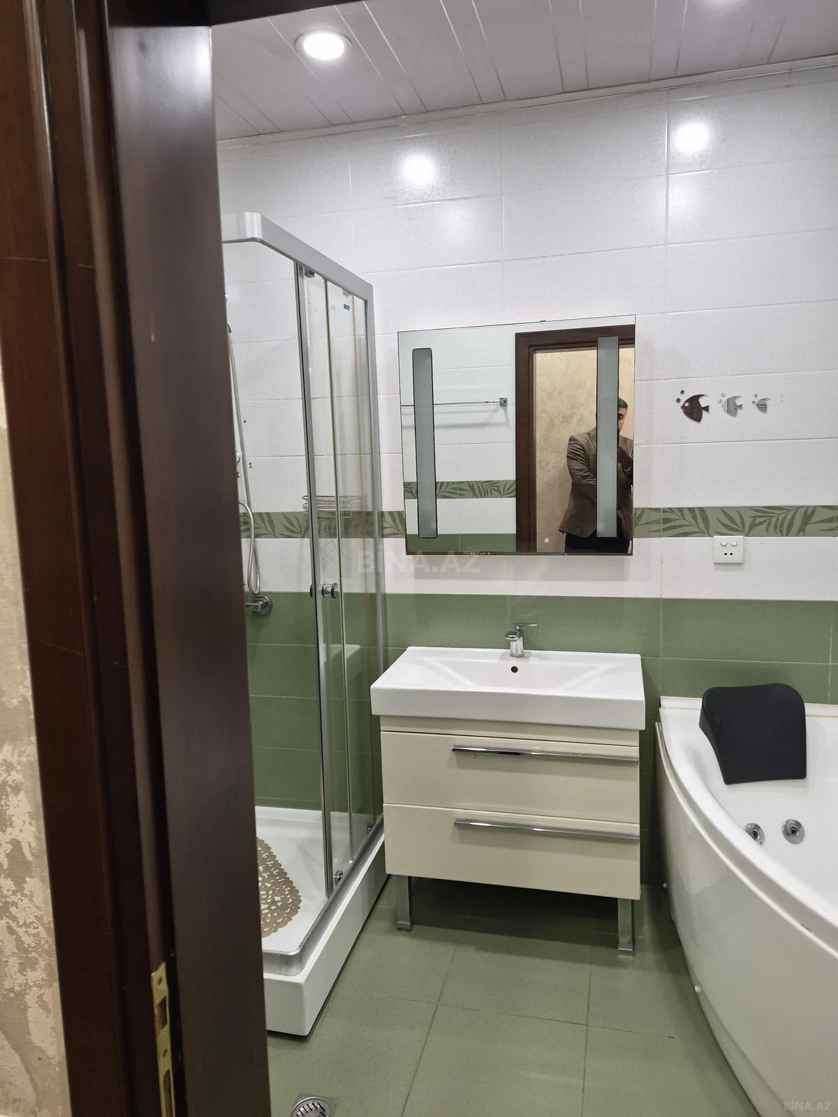 Satılır 3 otaqlı mənzil 120 m²
