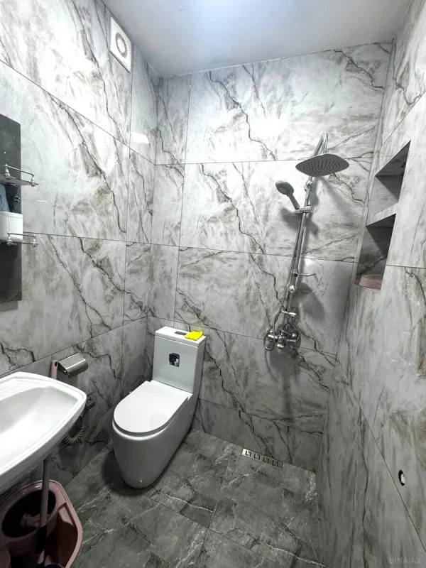 Kirayə verilir 2 otaqlı mənzil 75 m²