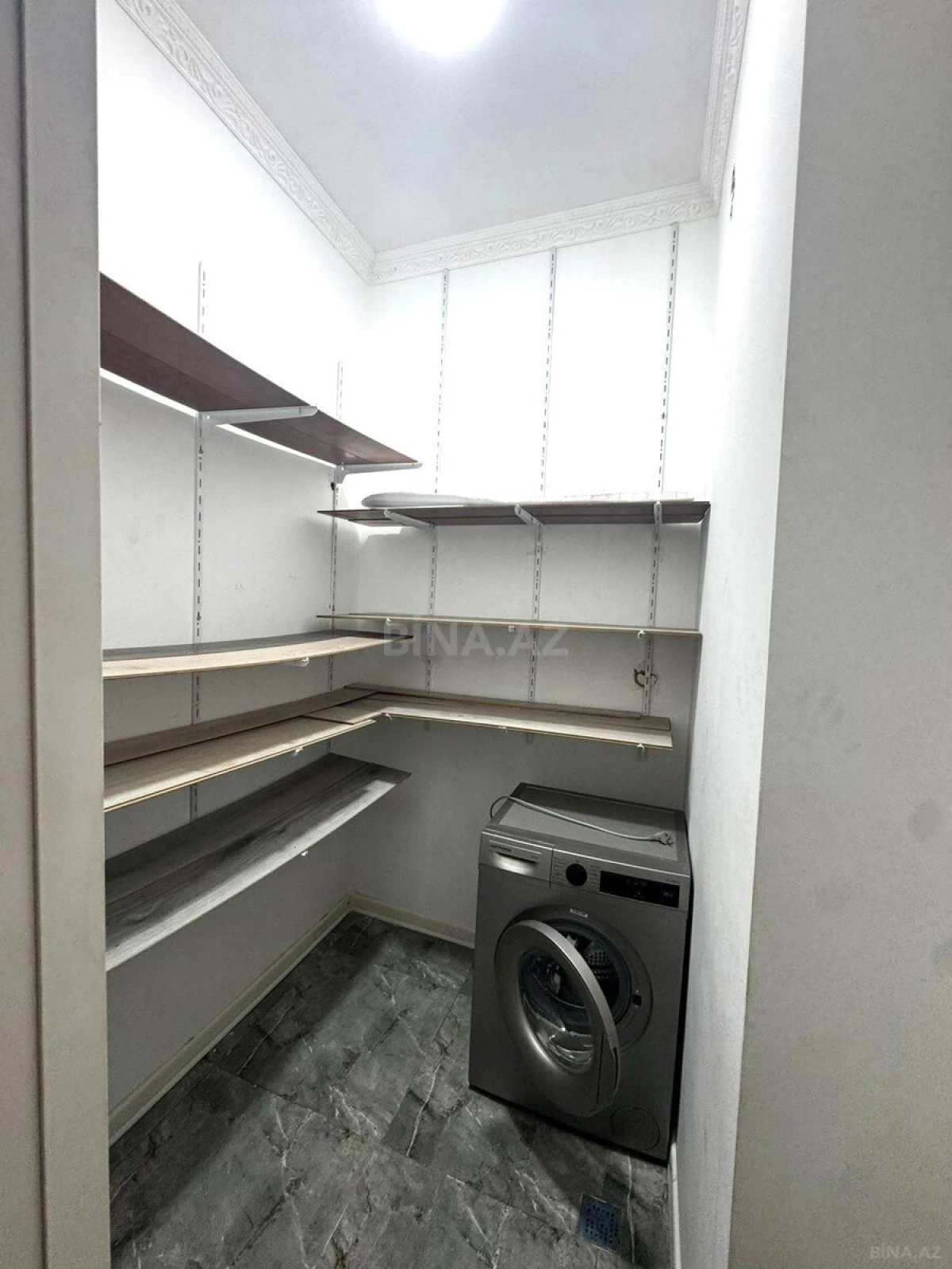 Kirayə verilir 2 otaqlı mənzil 75 m²