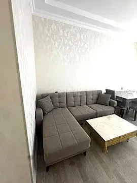 Kirayə verilir 2 otaqlı mənzil 75 m²