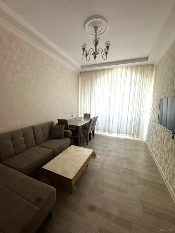 Kirayə verilir 2 otaqlı mənzil 75 m²