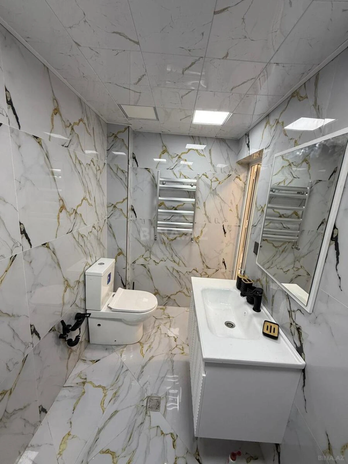 Satılır 2 otaqlı mənzil 68 m²