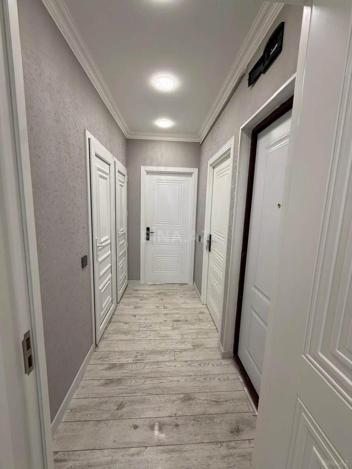 Satılır 2 otaqlı mənzil 68 m²