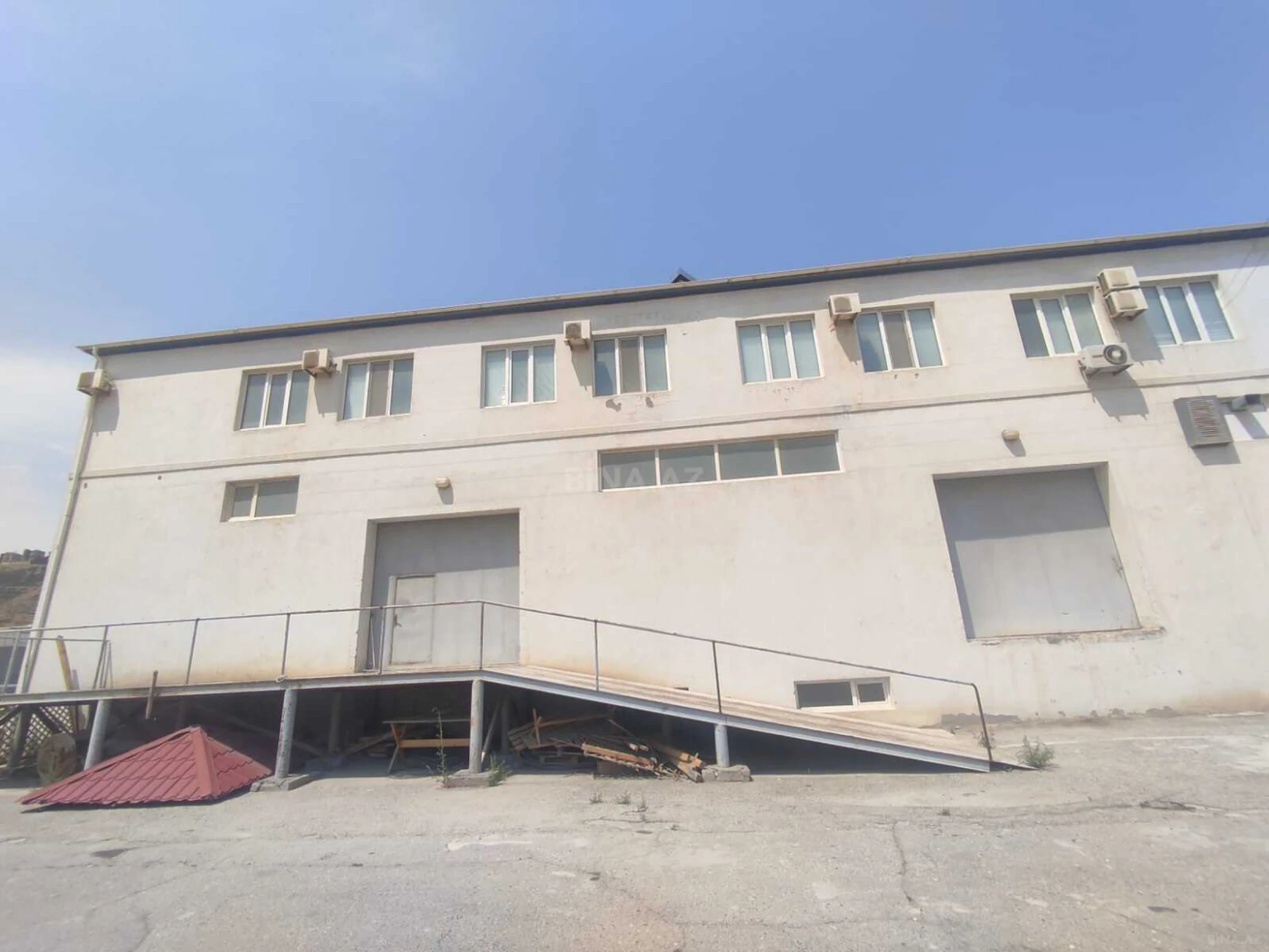 Kirayə verilir obyekt 211 m²