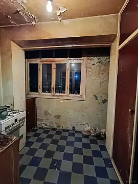 Satılır 5 otaqlı mənzil 120 m²