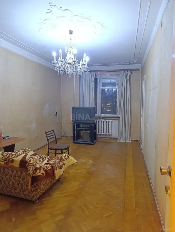 Satılır 5 otaqlı mənzil 120 m²
