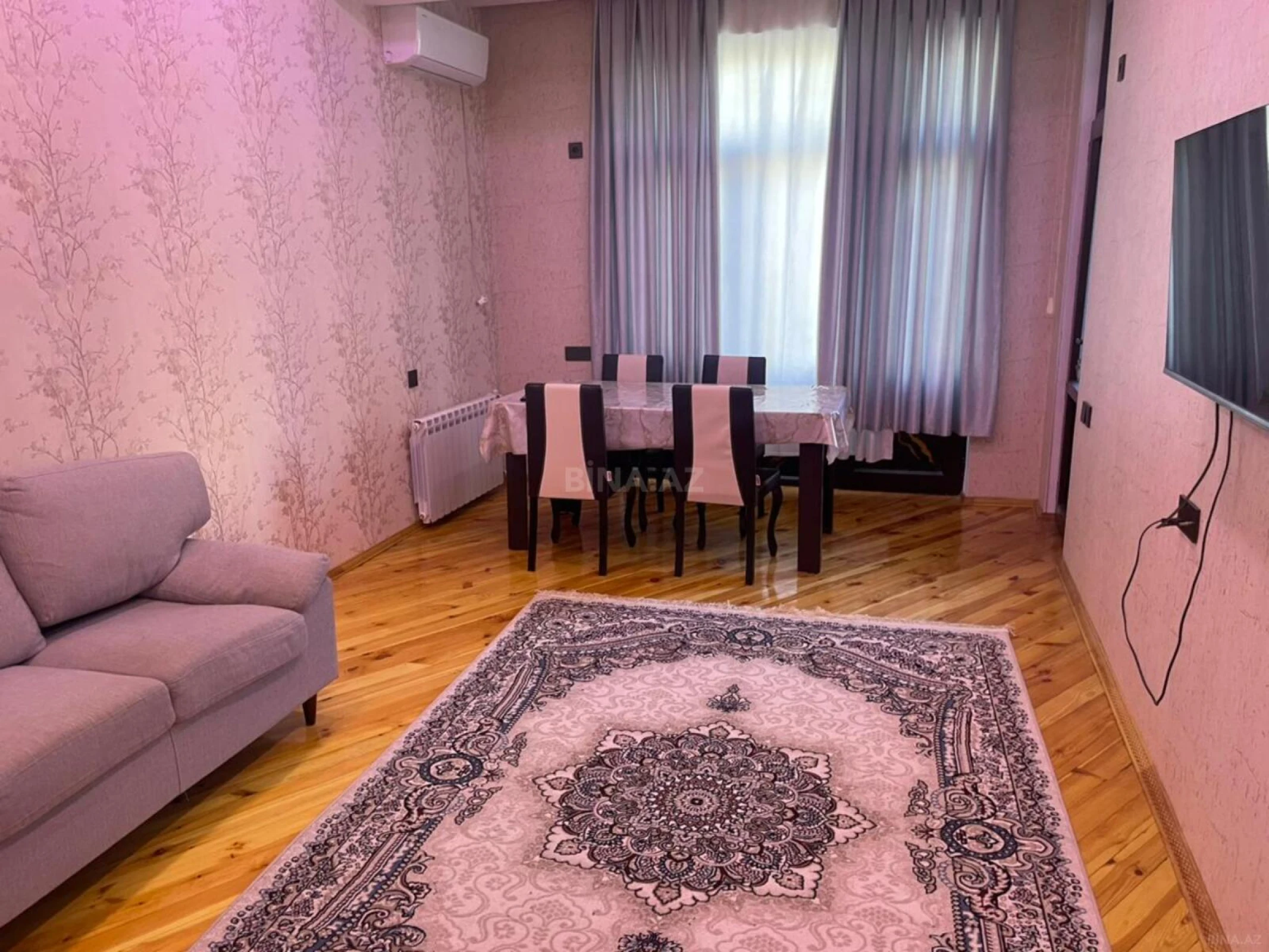 Kirayə verilir 2 otaqlı mənzil 70 m²