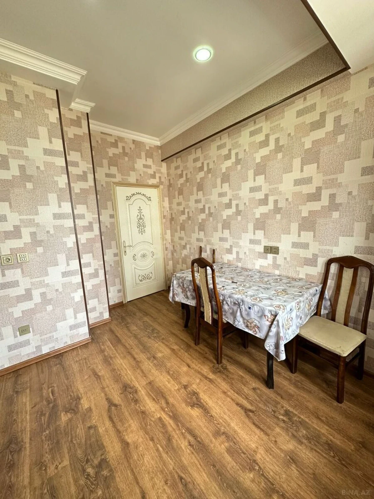 Satılır 1 otaqlı mənzil 55 m²