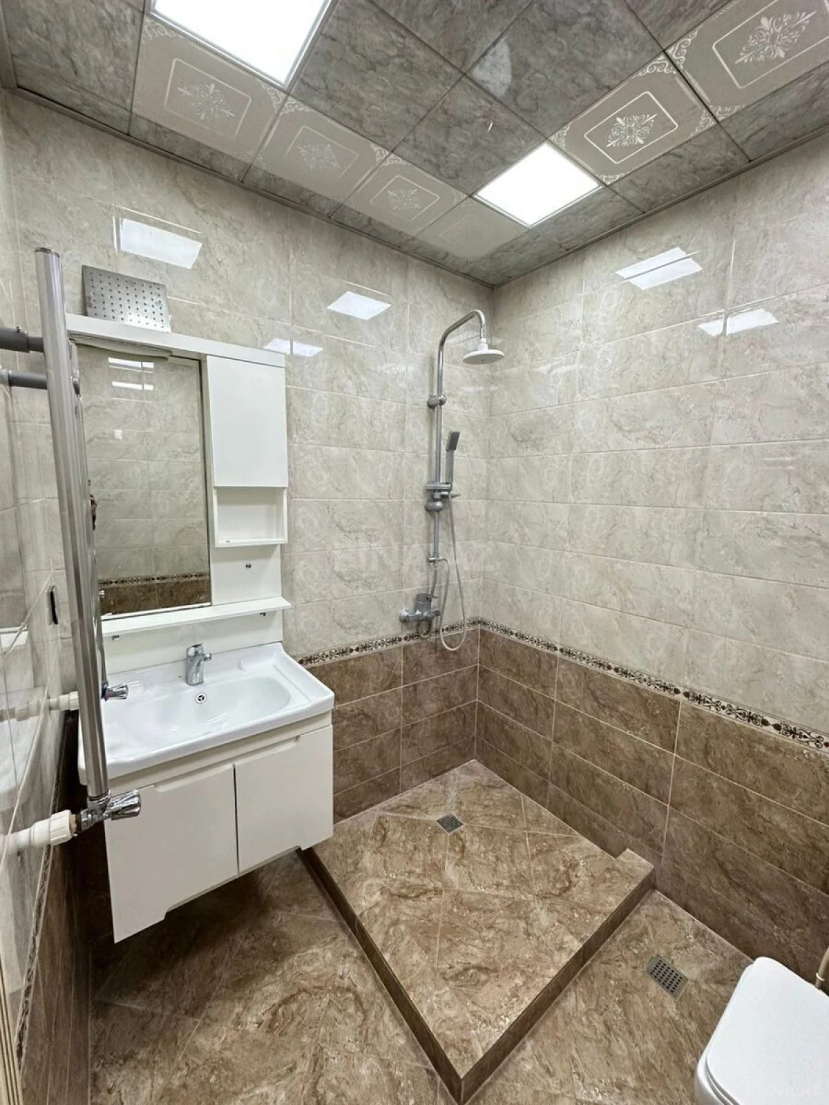 Satılır 1 otaqlı mənzil 55 m²