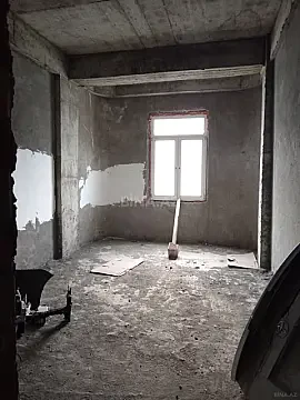 Satılır 5 otaqlı mənzil 235 m²