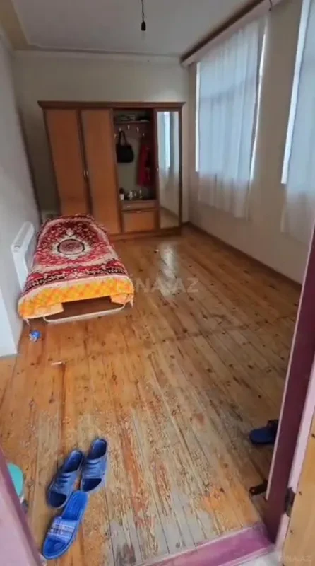 Satılır 8 otaqlı həyət evi 150 m²