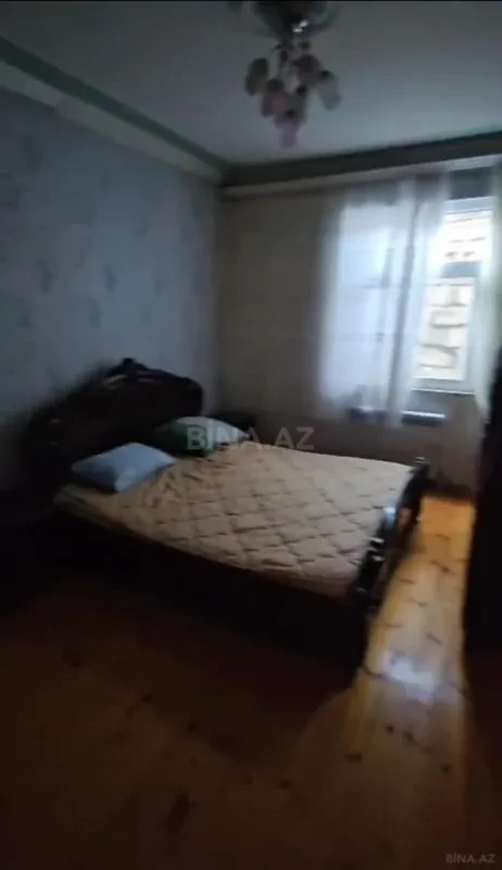 Satılır 8 otaqlı həyət evi 150 m²