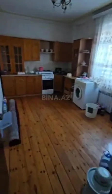 Satılır 8 otaqlı həyət evi 150 m²