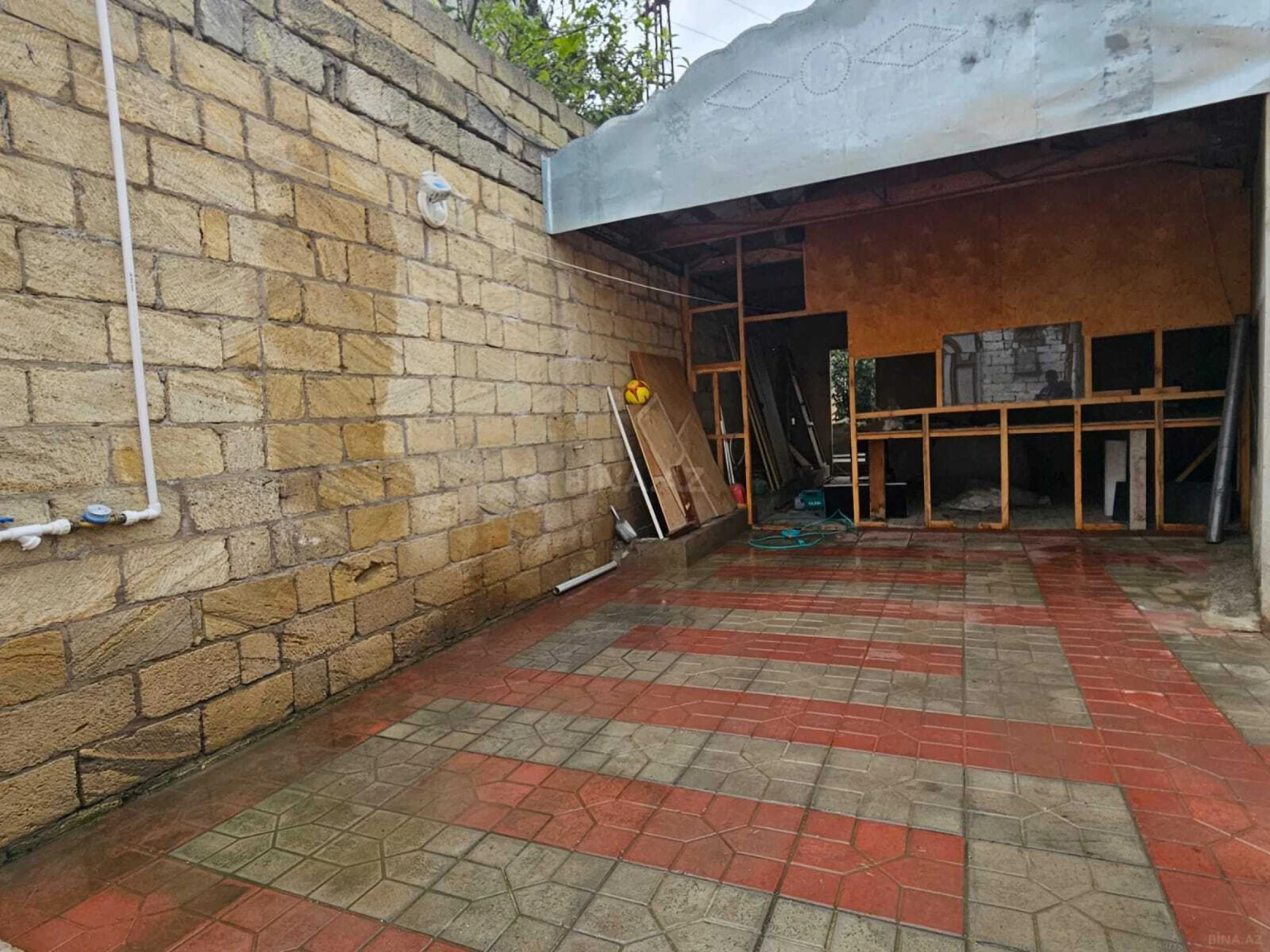 Satılır 8 otaqlı həyət evi 150 m²
