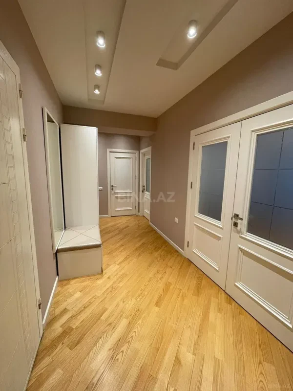 Kirayə verilir 2 otaqlı mənzil 90 m²