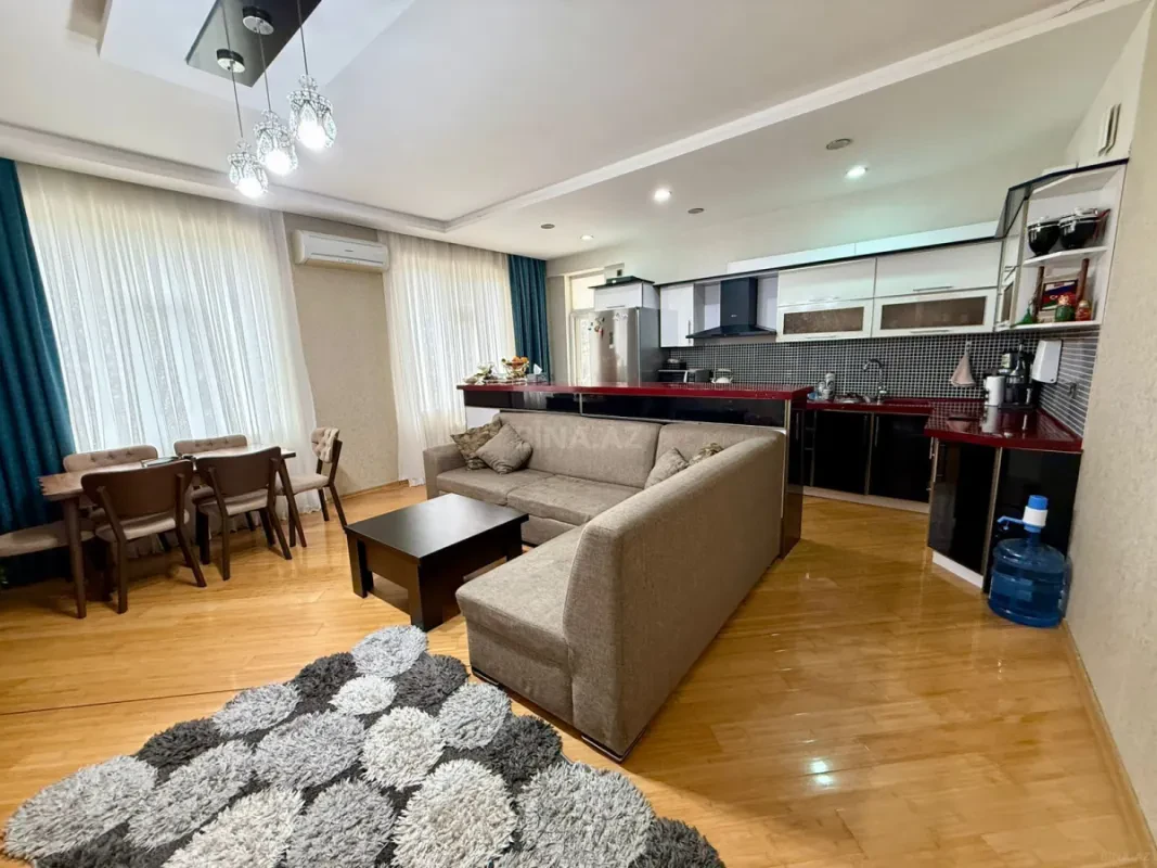Satılır 3 otaqlı mənzil 110 m²
