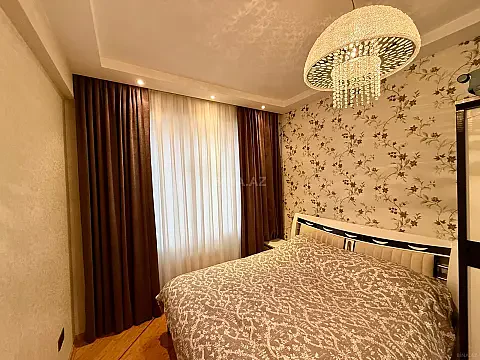 Satılır 3 otaqlı mənzil 110 m²