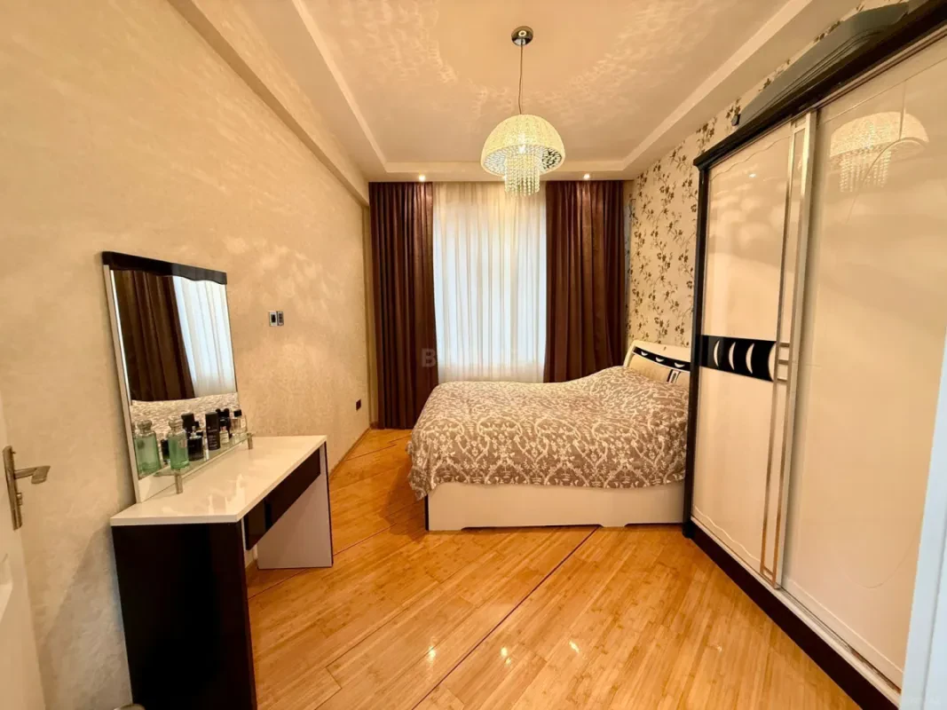 Satılır 3 otaqlı mənzil 110 m²
