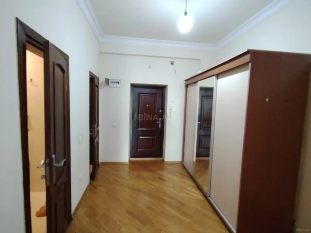 Satılır 3 otaqlı mənzil 125 m²