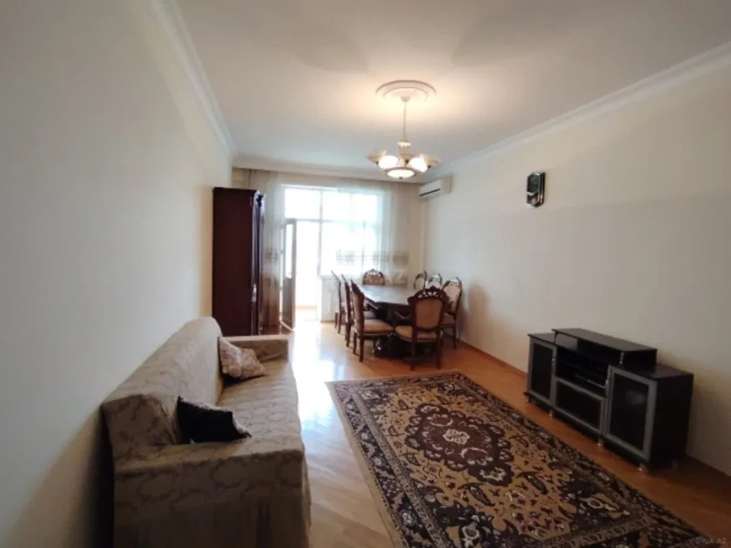 Satılır 3 otaqlı mənzil 125 m²