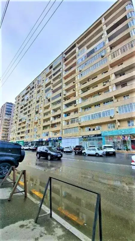 Satılır 3 otaqlı mənzil 125 m²