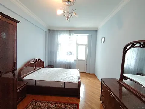 Satılır 3 otaqlı mənzil 125 m²