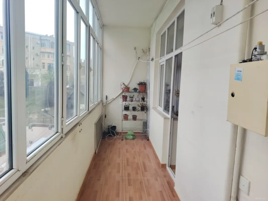 Satılır 3 otaqlı mənzil 125 m²