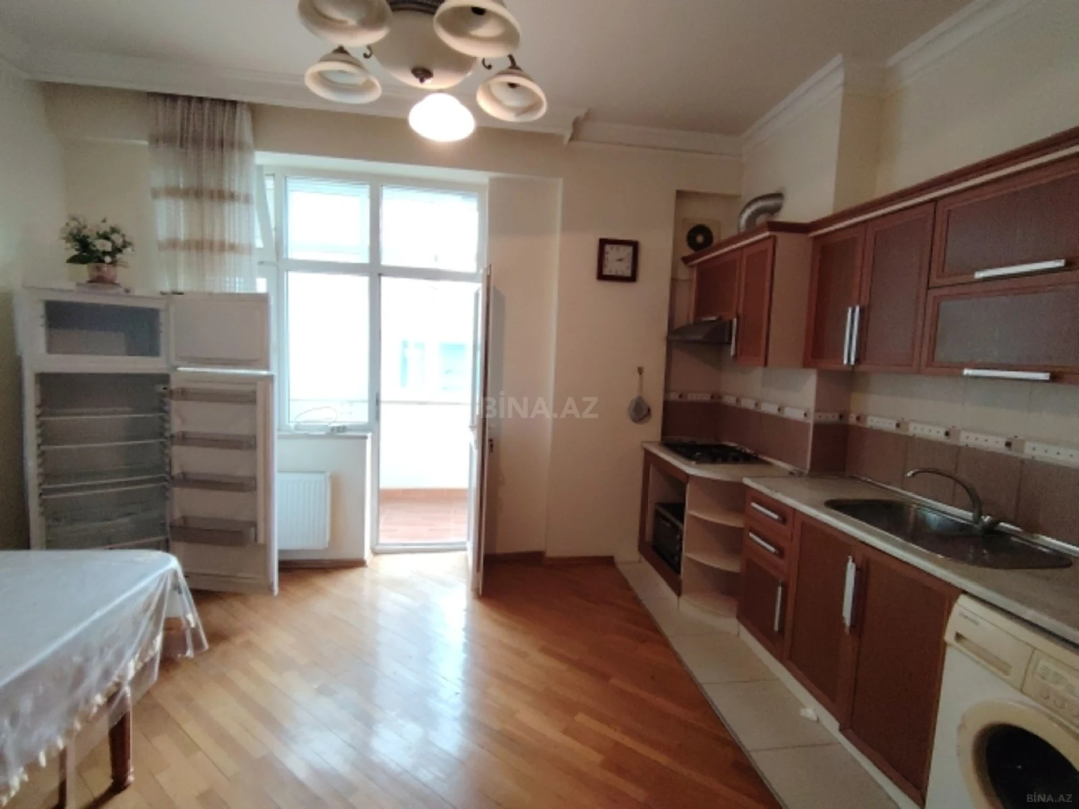 Satılır 3 otaqlı mənzil 125 m²