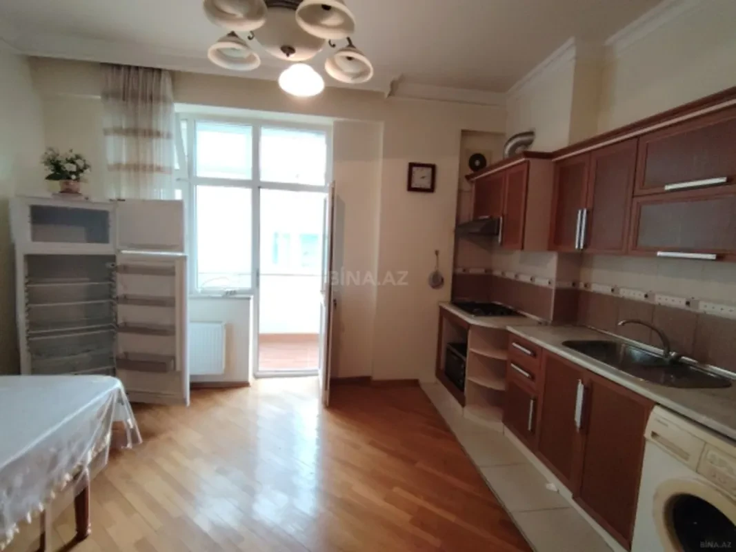 Satılır 3 otaqlı mənzil 125 m²